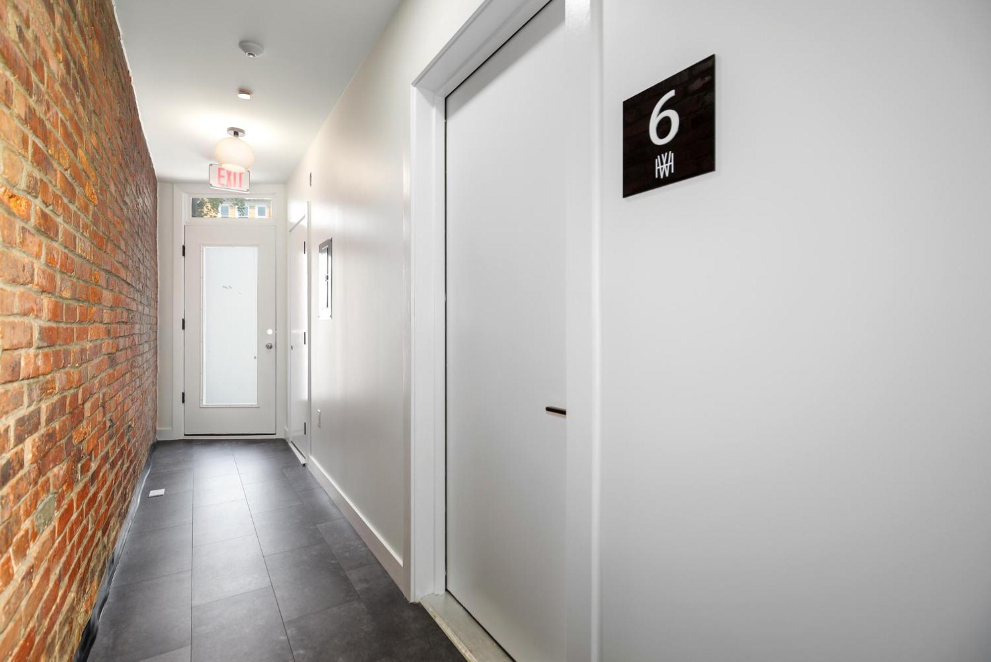 The Hart Wardman -14 Brand New Hidden Inside A Historic Landmark Appartement