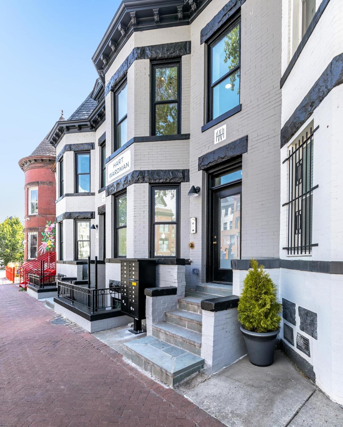 The Hart Wardman -14 Brand New Hidden Inside A Historic Landmark * Washington